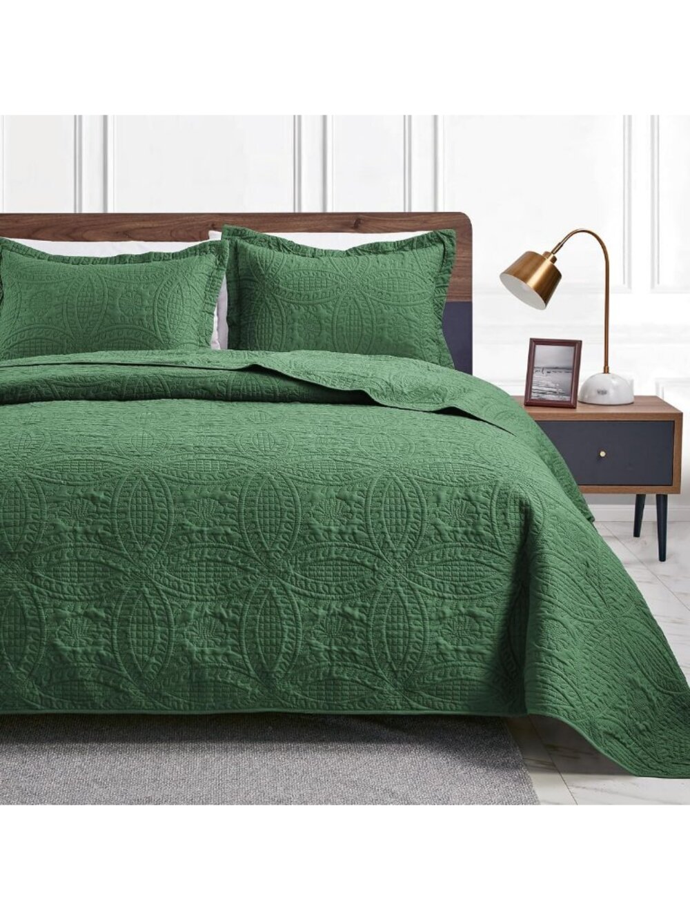 Dark Green Queen Bedspread Set - Soft Lightweight Quilt & 2 Pillow Shams